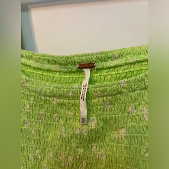 Free People Marigold Square Neck Floral Print Smocked Top in Keylime Size XL - Picture 4 of 5